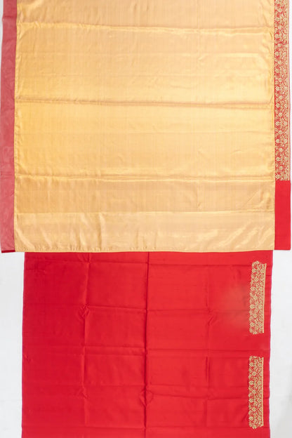 Kanchipuram Silk Tissue Diagonal Lines Gold Saree With Zardosi Border