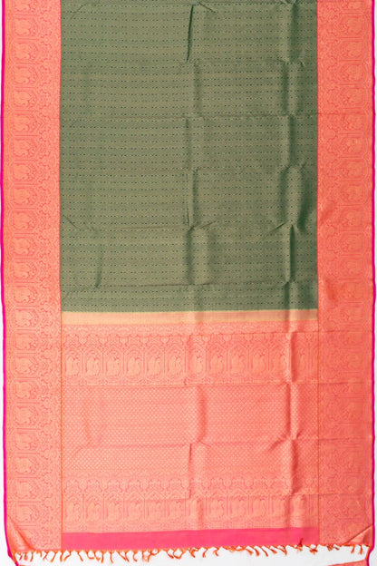 Kanchipuram Silk Zig Zag Lines Bottle Green Saree
