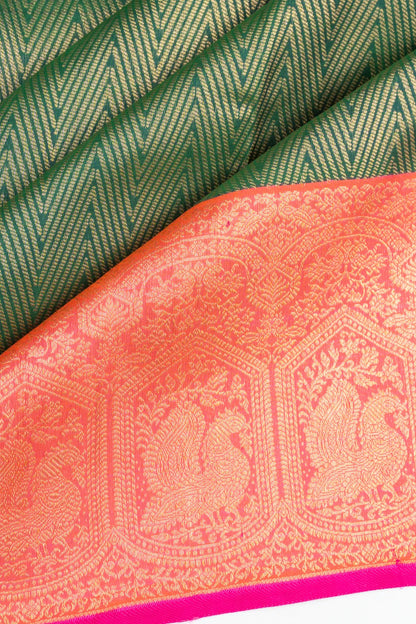 Kanchipuram Silk Zig Zag Lines Bottle Green Saree